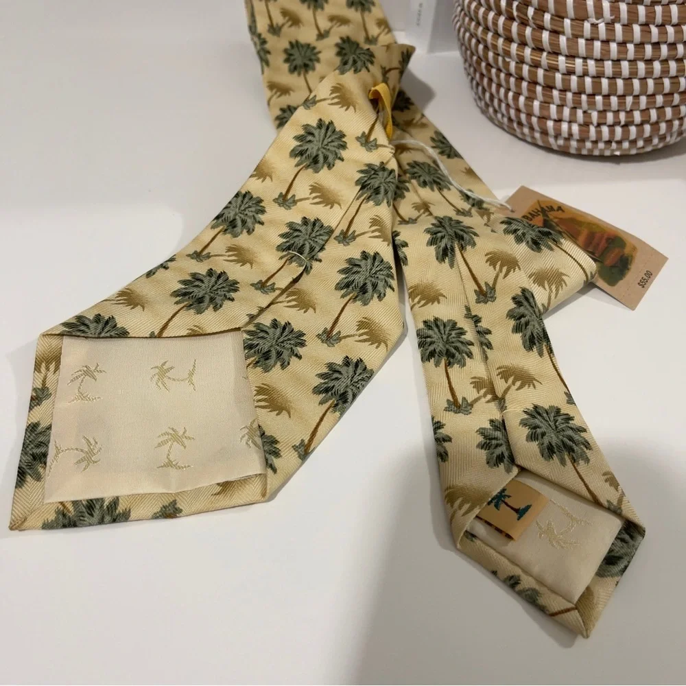 nwt TOMMY BAHAMA silk printed palm tree tie mens